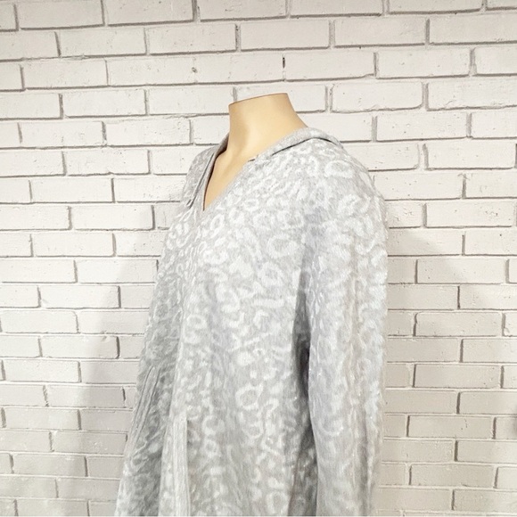 Chico’s Gray Silver Leopard Print Hoodie - Picture 8 of 8